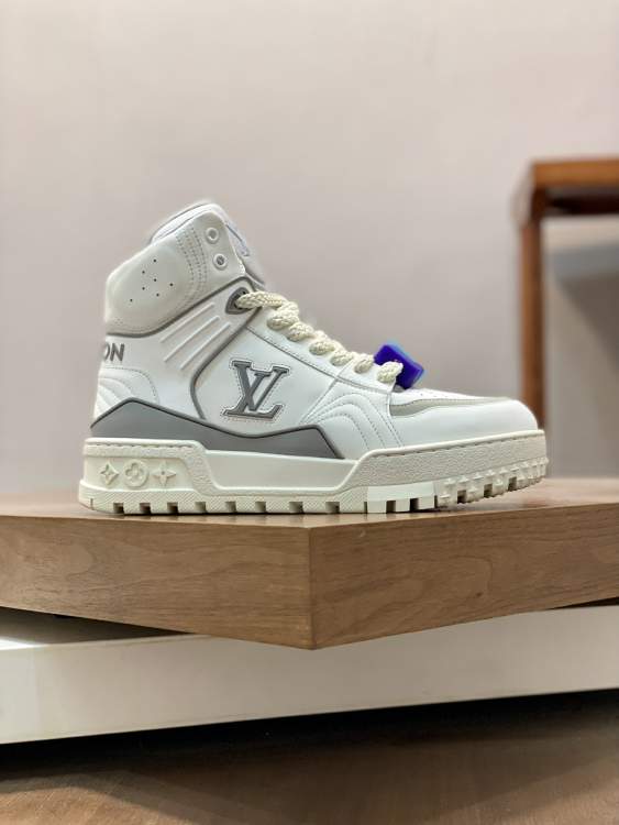 Picture of Louis Vuitton Shoes _SKULVsz38-45h110313334
